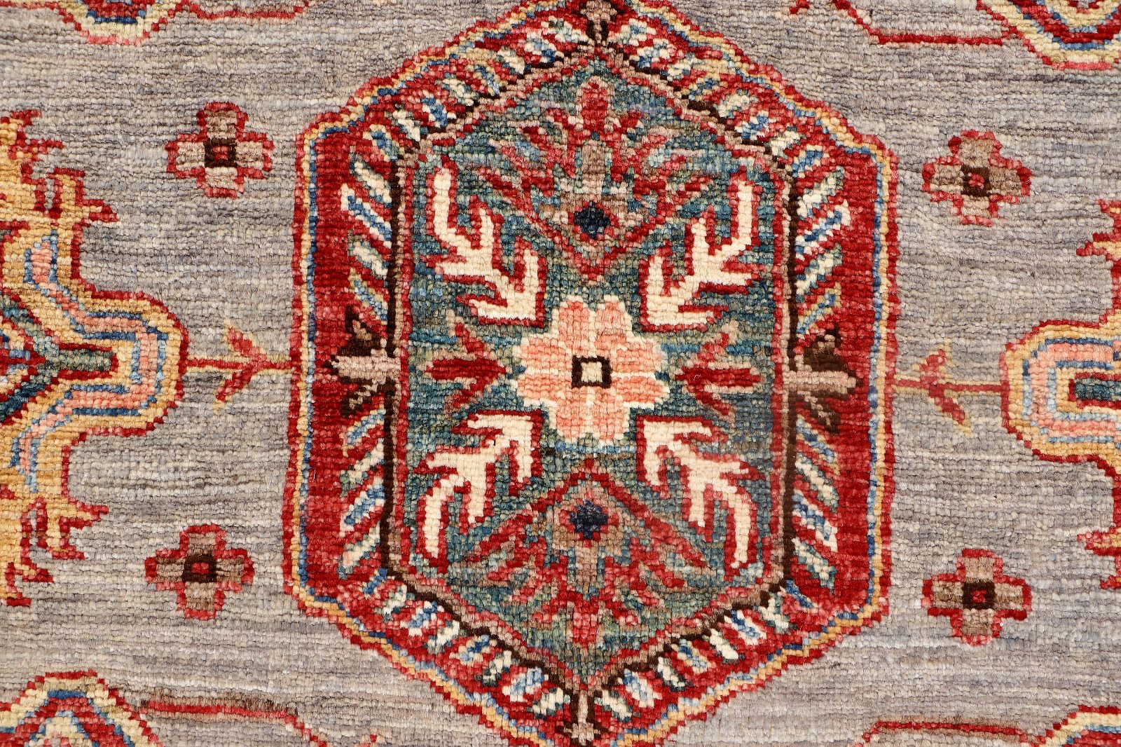 kazak tapijt maat: 342x248