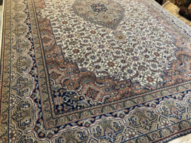 Perzisch: Bidjar tapijt maat: +/- 177x244