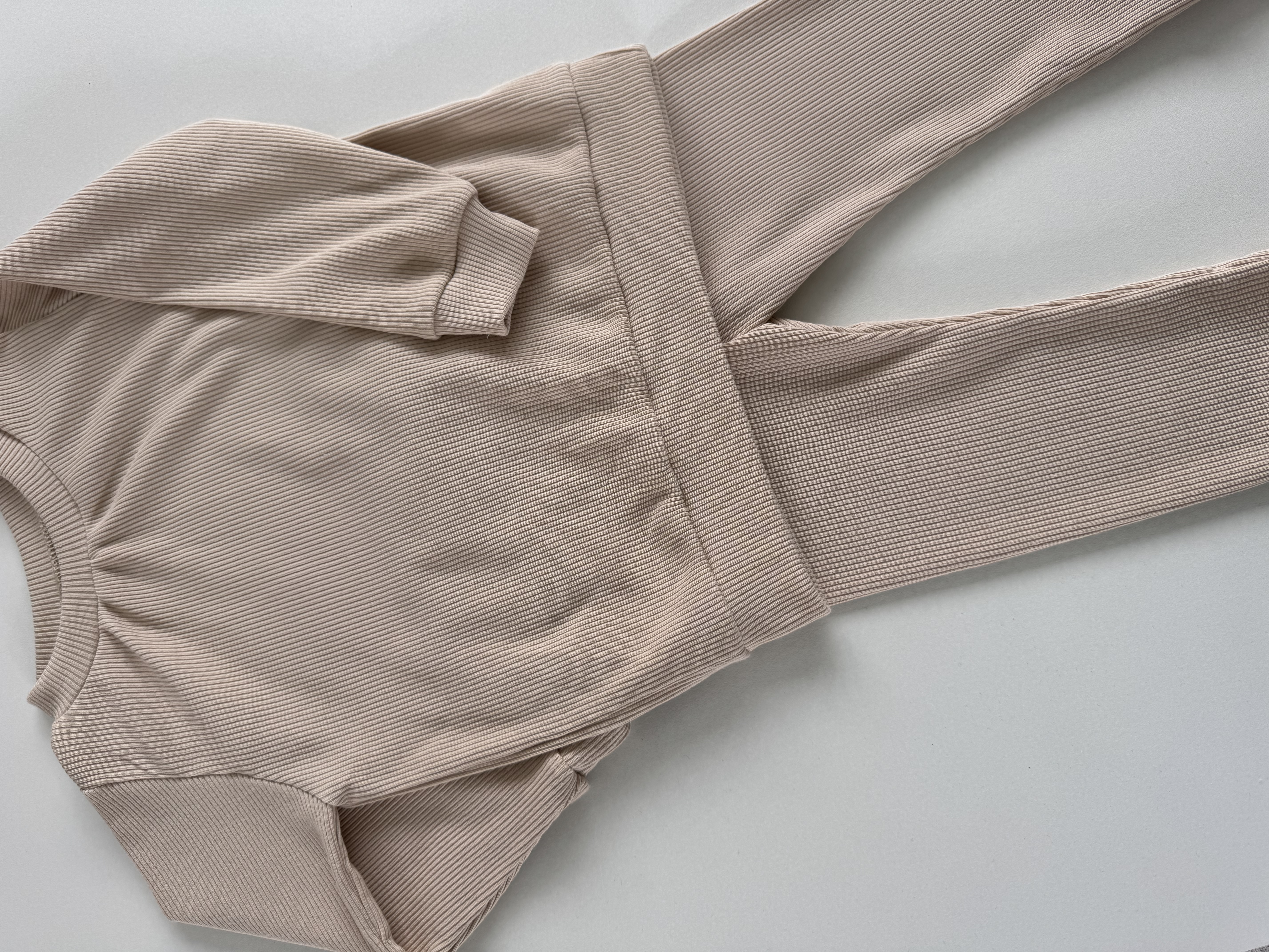 Huisje8 - Loungewear sweater rib ZAND