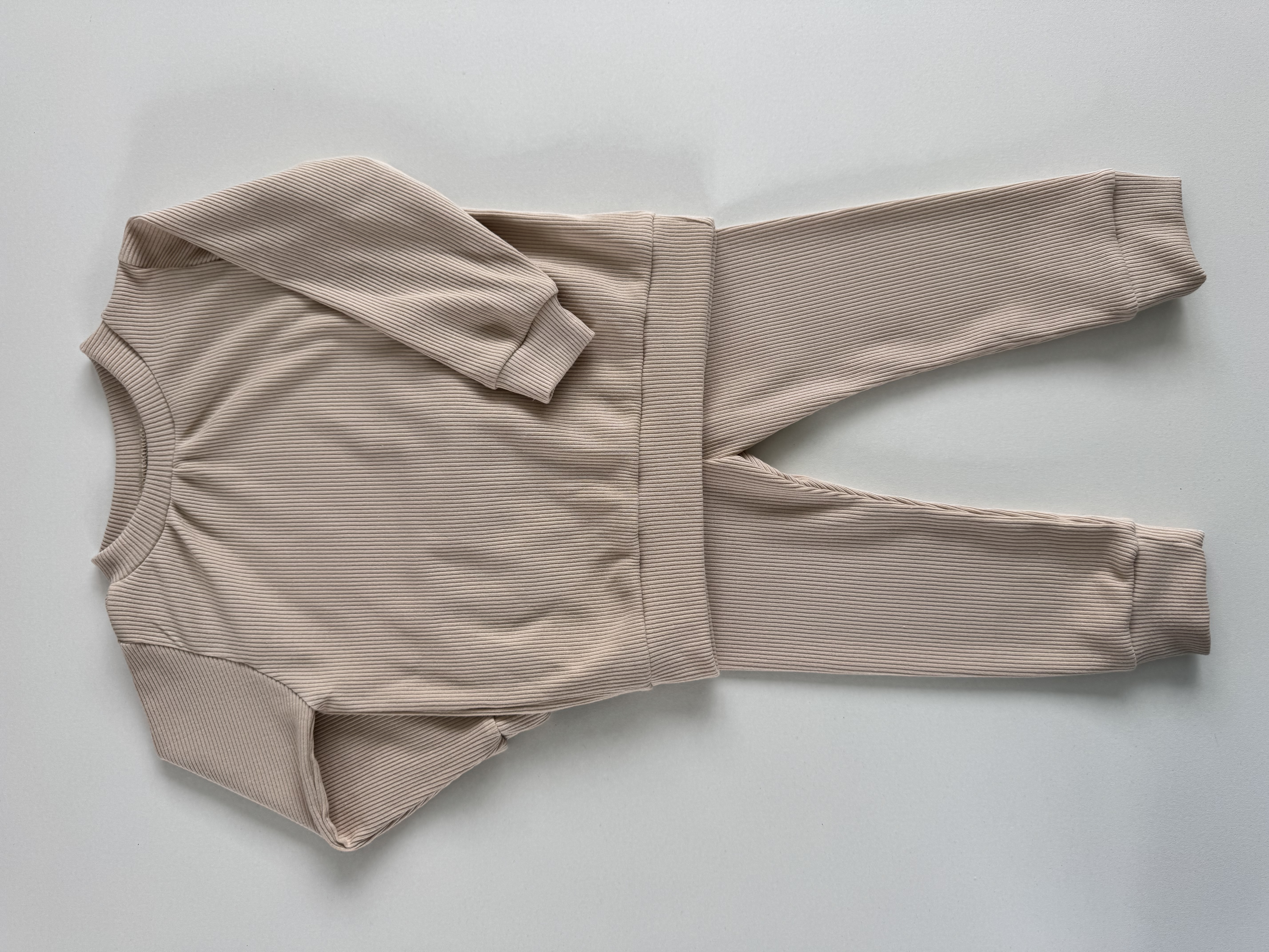 Huisje8 - Loungewear set rib ZAND