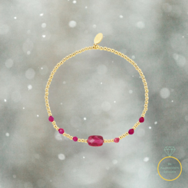 Kralenarmband met Fuchsia  vierkante steen