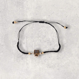 Armband zwart macrame met bruine steen