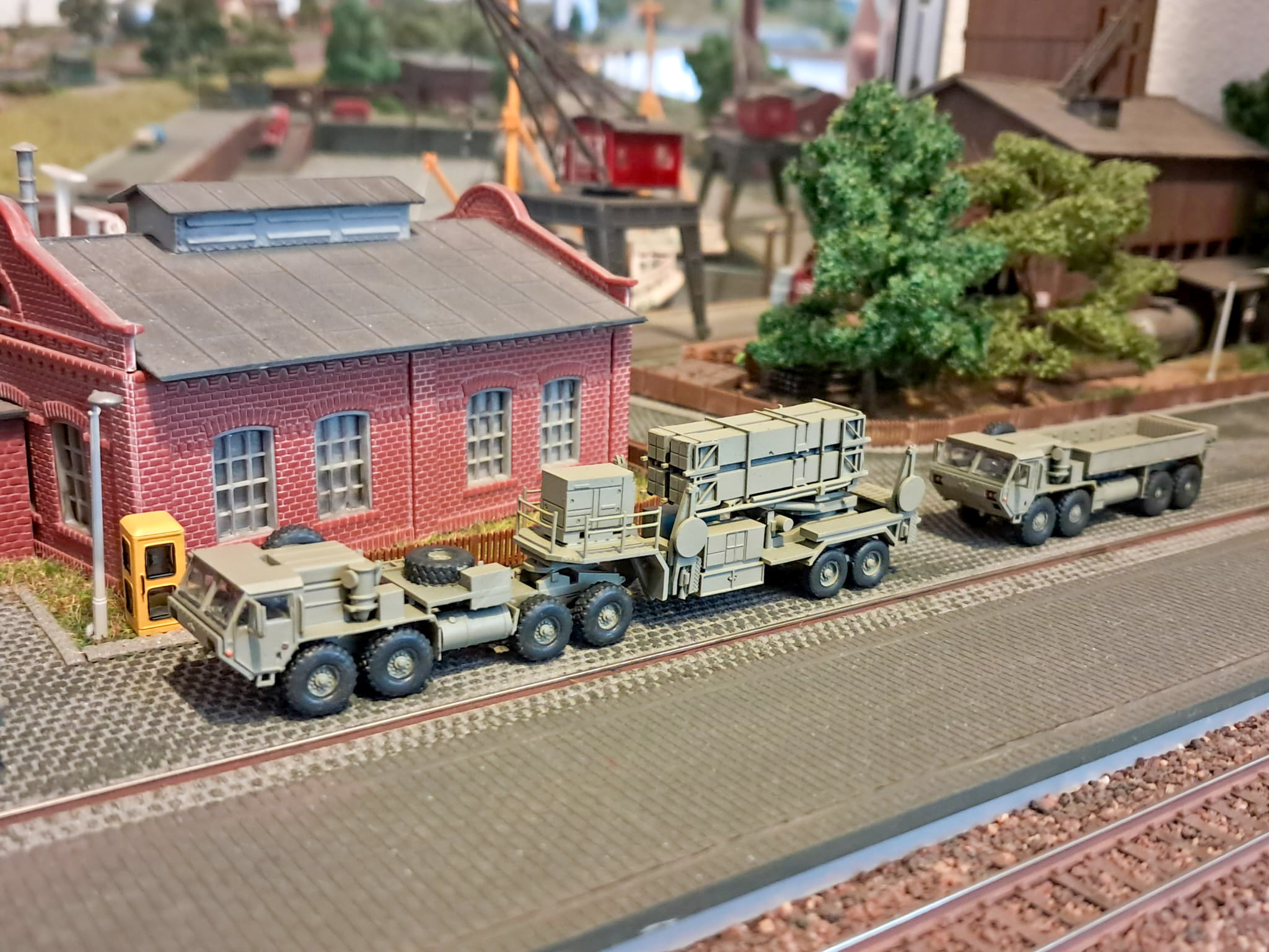 (TT) HEMTT M983 & Patriot Missile System MIM-104 SAM