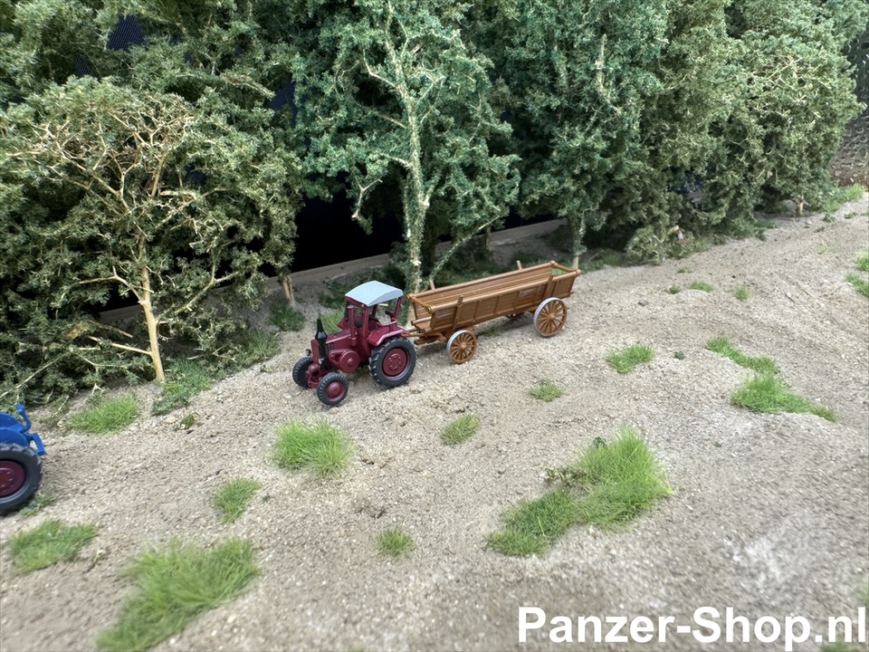 Lanz Bulldog & Holz Anhanger (TT Fertigmodell)