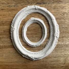 Hand gegoten frames uit Book of Wisdom