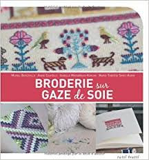 Broderie sur gaze de soie