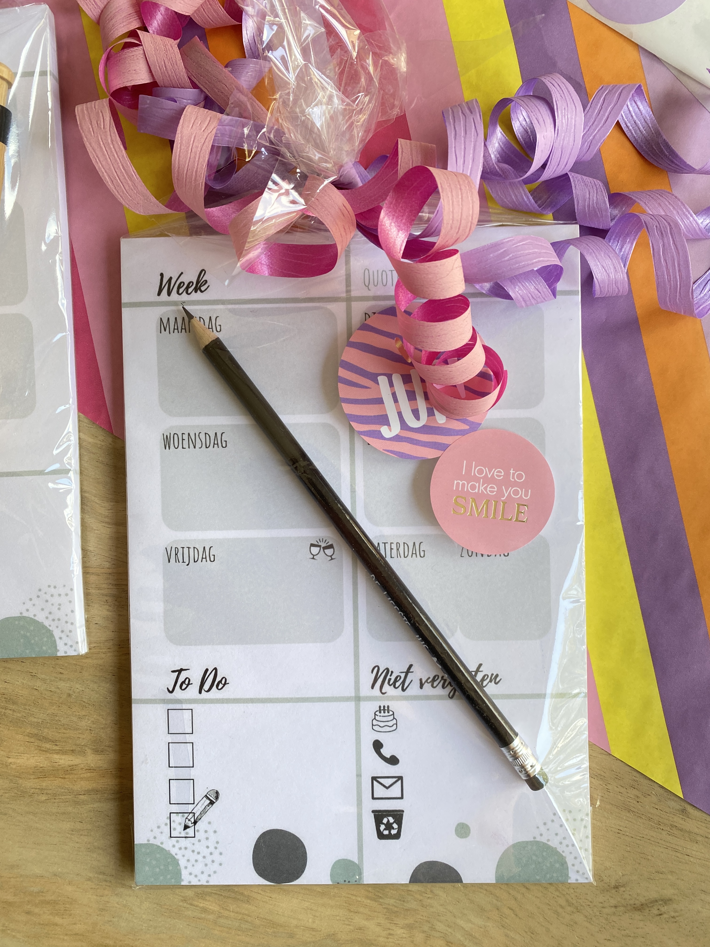 Planner met pen/potlood ingepakt | Juf & meester cadeau