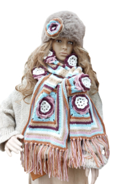 Sjaal en broche Babette