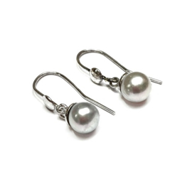 Zilveren oorbellen met grijze zoetwaterparels