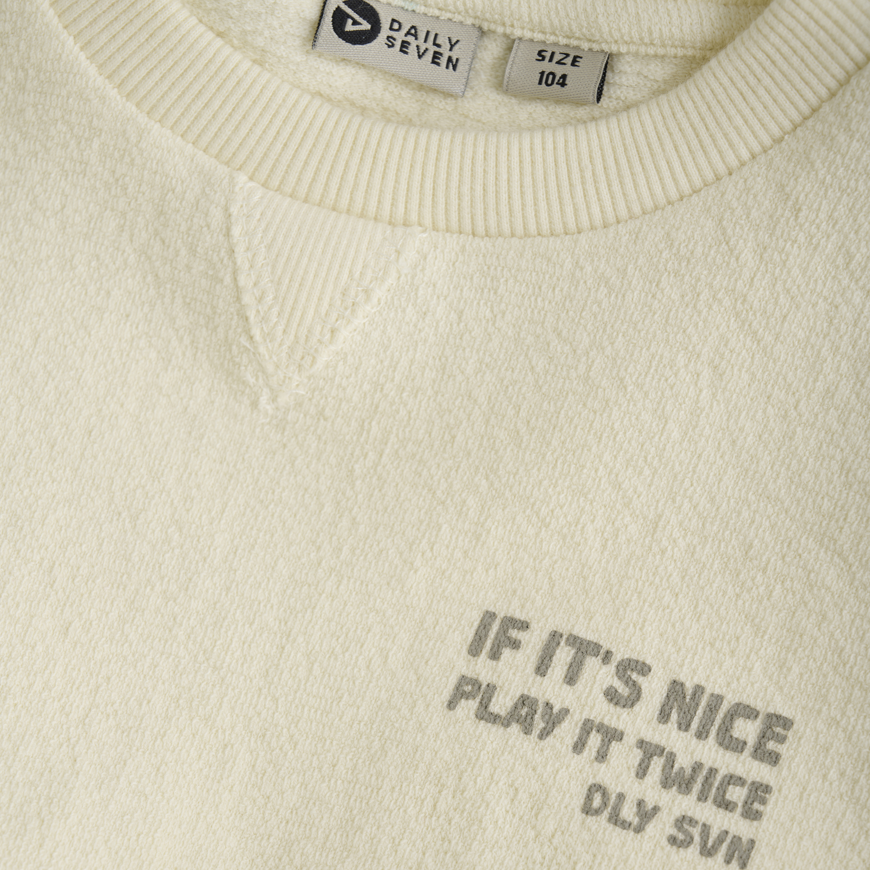 DAILY7 T-shirt Longsleeve Backprint