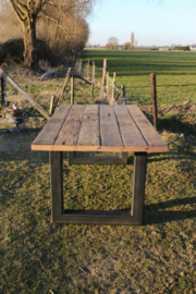 Eikenhouten wagonplank eettafel met mes en groef