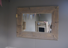 Spiegel van steigerhout