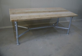 Tafel Y poot met een blad van 5cm dik steigerhout