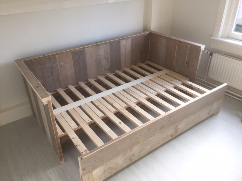 offset beschermen vermoeidheid Bedbank van steigerhout, uitschuifbaar naar 2persoons | Kinderbedden | KSK  Houten meubelen