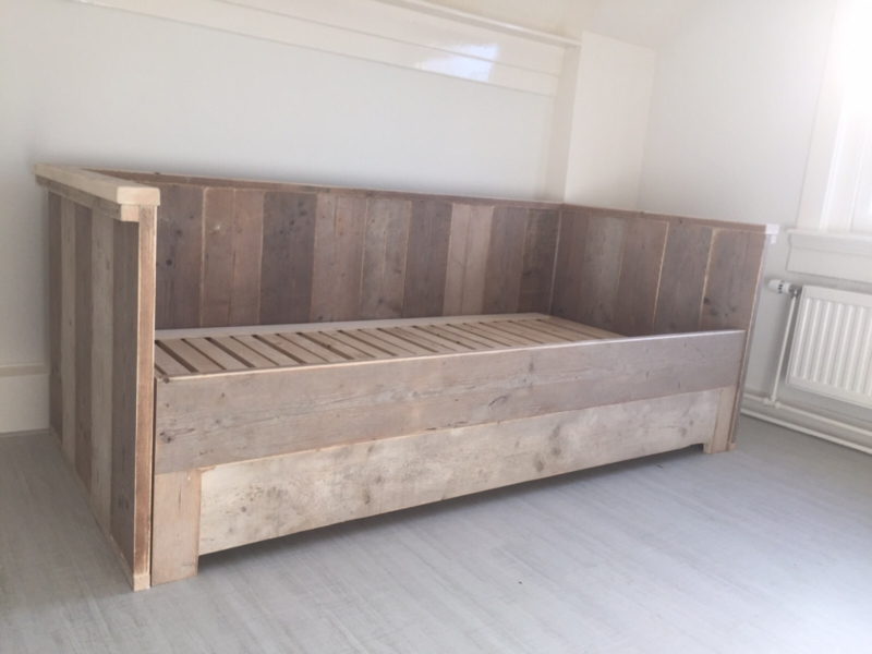 leef ermee samenkomen Luchten Bedbank van steigerhout, uitschuifbaar naar 2persoons | Kinderbedden | KSK  Houten meubelen