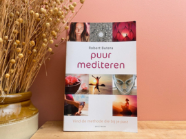 boek puur mediteren vintage veer