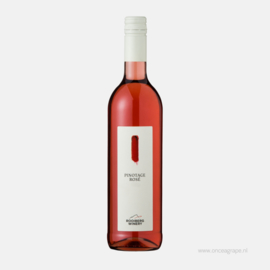 Tsjûke en March Pinotage Rosé