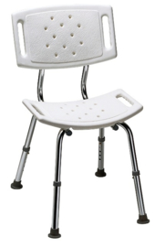 Deze douchestoel met grote wielen maakt het eenvoudig om veilig en comfortabel van de badkamer naar de slaapkamer te verplaatsen. De ergonomisch gevormde zitting zorgt voor een prettige zitervaring, terwijl de wegklapbare voetensteun extra ondersteuning b