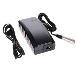 Acculader 12V  8ah voor buitenscootmobielen