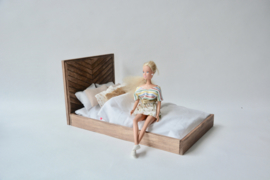 "Surf" bed 1:6 Walnut