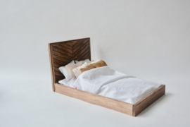 "Surf" bed 1:6 Walnut