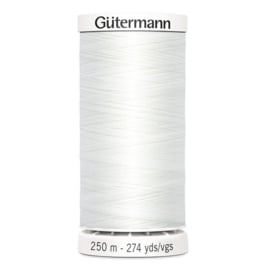 250 meter ~ kleur 800 (wit) (Gütermann)