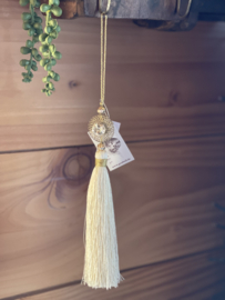 Tassel Creme
