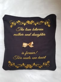 Kussen the love between GOUD
