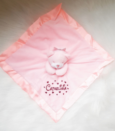 Knuffeldoek beer met satijnen rand hartjes