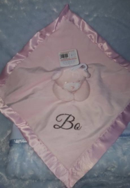 Knuffeldoek beer met satijnen rand NAAM