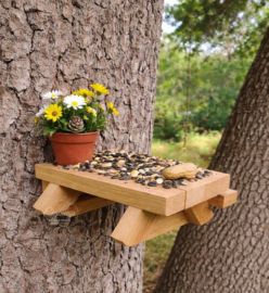Tuintafeltje Polyresin voor Eekhoorn en of Vogels