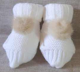 PA48 Slofje met pompom wit