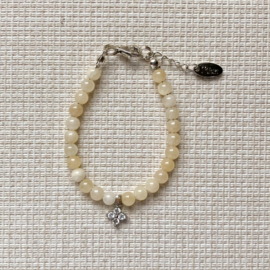Rian Natuursteen Sieraden met Bedel Bloem Licht Geel AK233 (610)
