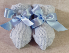 PA49 babyslofjes met satijnen strik zacht blauw