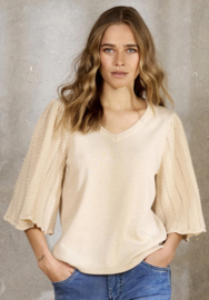 Ze-ze top Dambis Sand