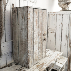 Oud shabby hangkastje VERKOCHT