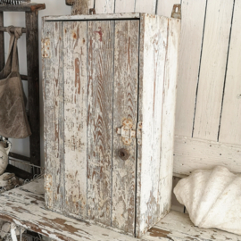 Oud shabby hangkastje VERKOCHT