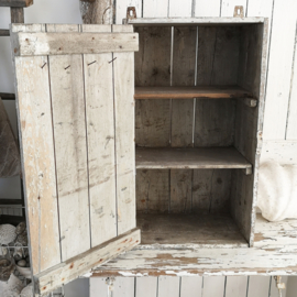 Oud shabby hangkastje VERKOCHT