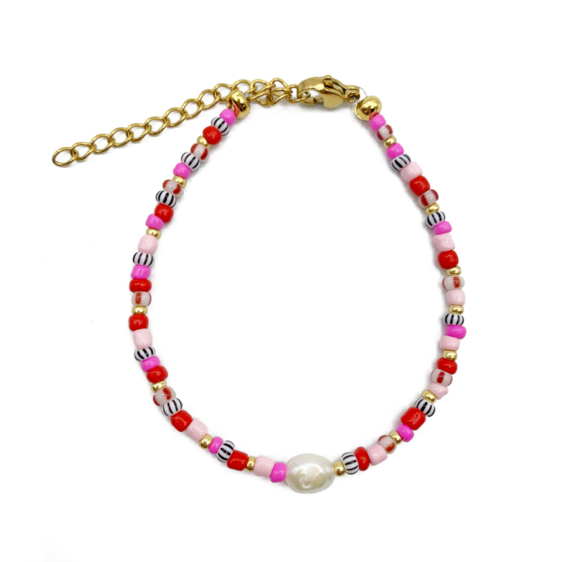 happy pink pearl bracelet