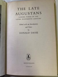 The Late Augustans | Donald Davie | ISBN 978-0435150181 |