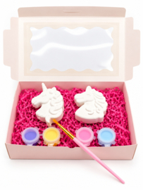 Unicorn gipsfiguurtjes schilderen