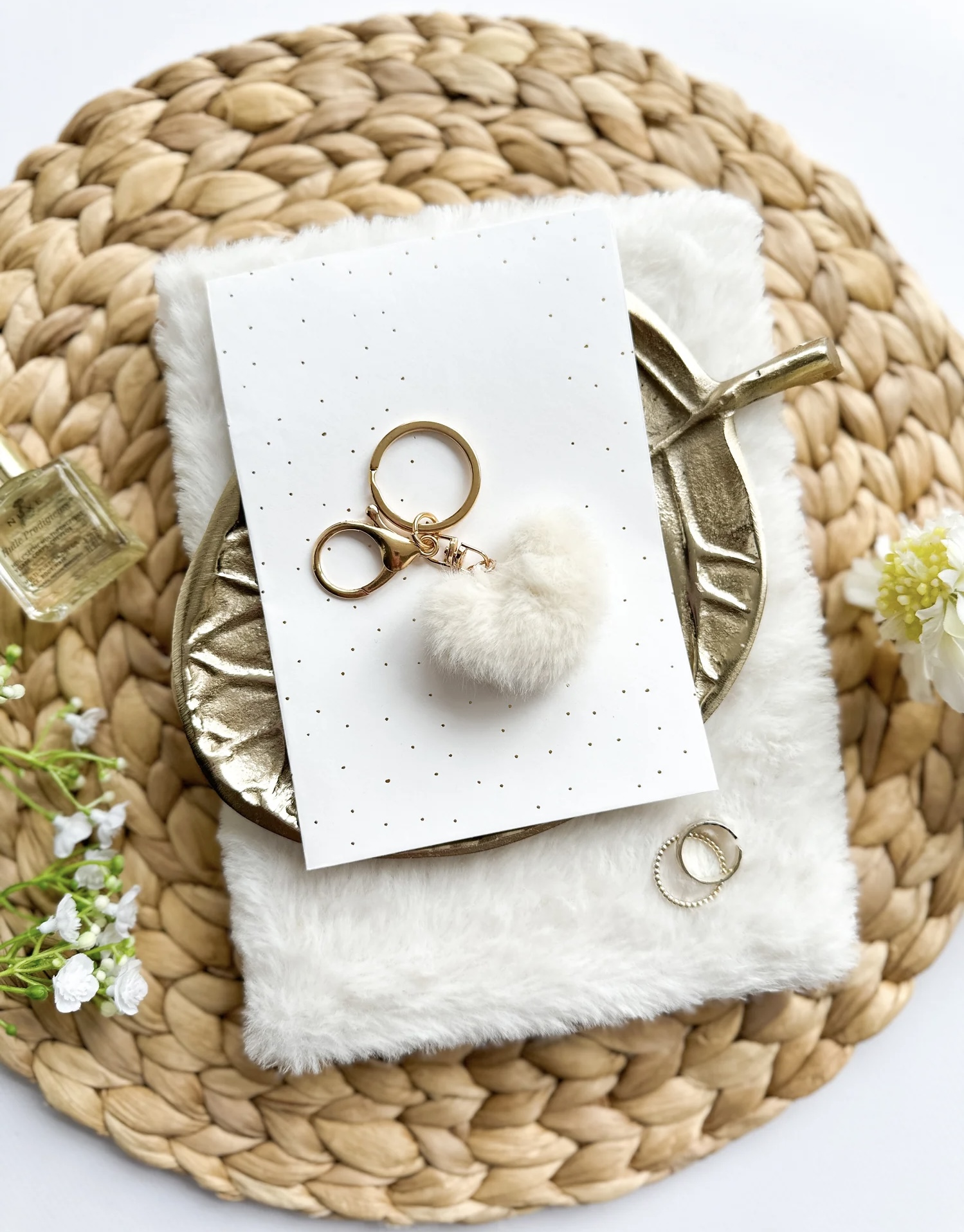 Fluffy sleutelhanger off white