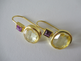 Goudkleurige vintage oorbellen