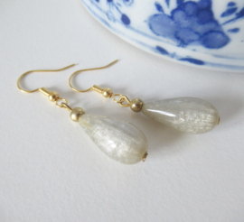 Goudkleurige shiny basil druppel oorbellen