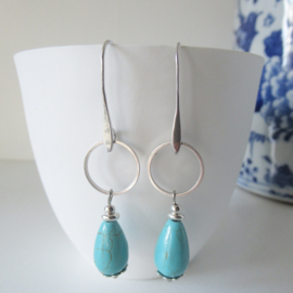 Zilverkleurige Turquoise oorbellen