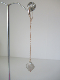 Rosékleurige hang oorbellen met steentje