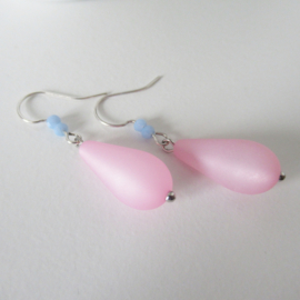 Zilverkleurige roze druppel oorbellen