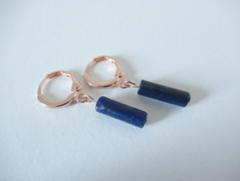 Rosékleurige clip oorbellen met Lapis steen