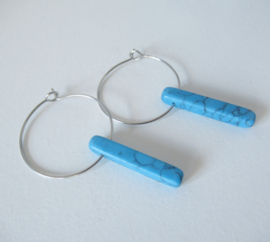 Zilverkleurige turquoise oorbellen