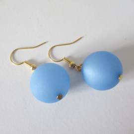 Goudkleurige licht blauwe oorbellen